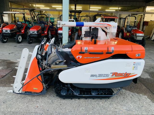 【SOLD OUT】クボタ コンバイン 3条 ラクリード ER323 現行機種 23馬力 全面刈 自動水平 デバイダー付【清掃整備済】【農機具でっく】【福岡】【コンバイン】 SOLD OUT】クボタ コンバイン 3条 ラクリード ER323 現行機種 23馬力