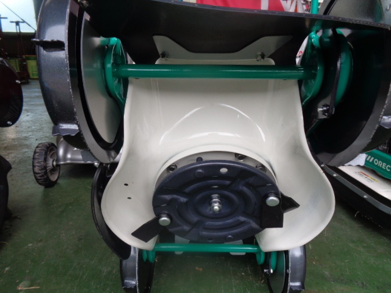 4ストエンジンSPスパイダーモアSP301/H 新品 ホンダ 草刈機（乗用含む